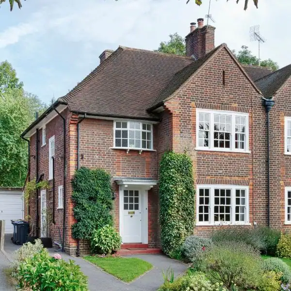 Scenarios 2 Image of UK family home - faulkners scenarios Stratford-upon-Avon